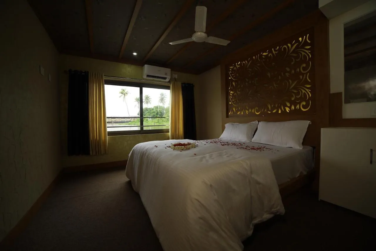 Rosey Houseboats Hotel Alappuzha